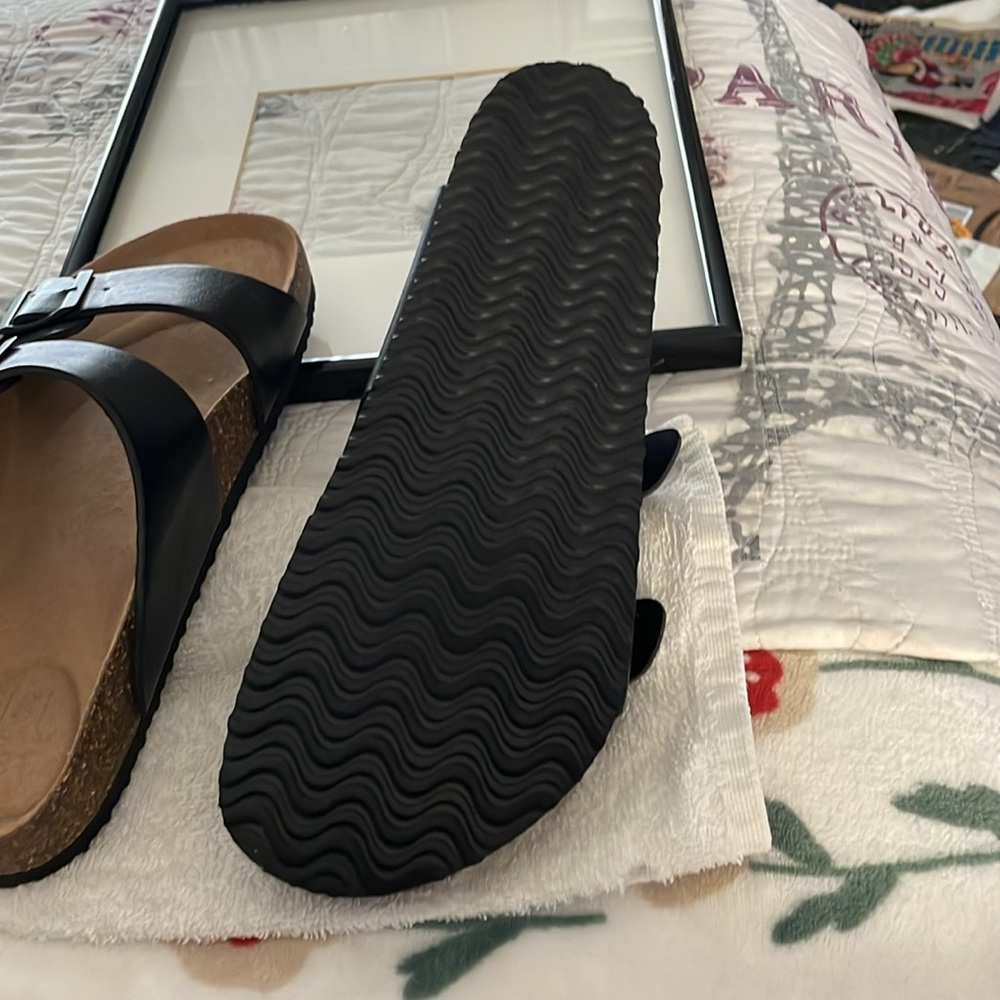 George men’s sandals. - Picture 3 of 3